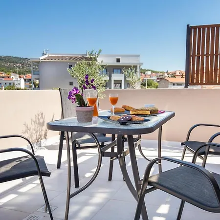 Iria's Luxury Apartman Limenária