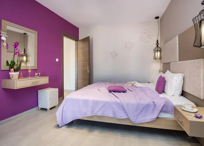 Iria's Luxury Апартаменты *