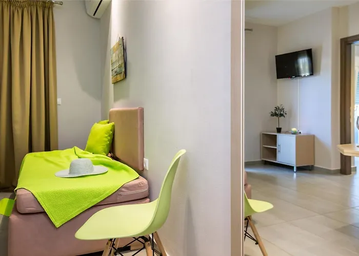 Iria's Luxury Апартаменты